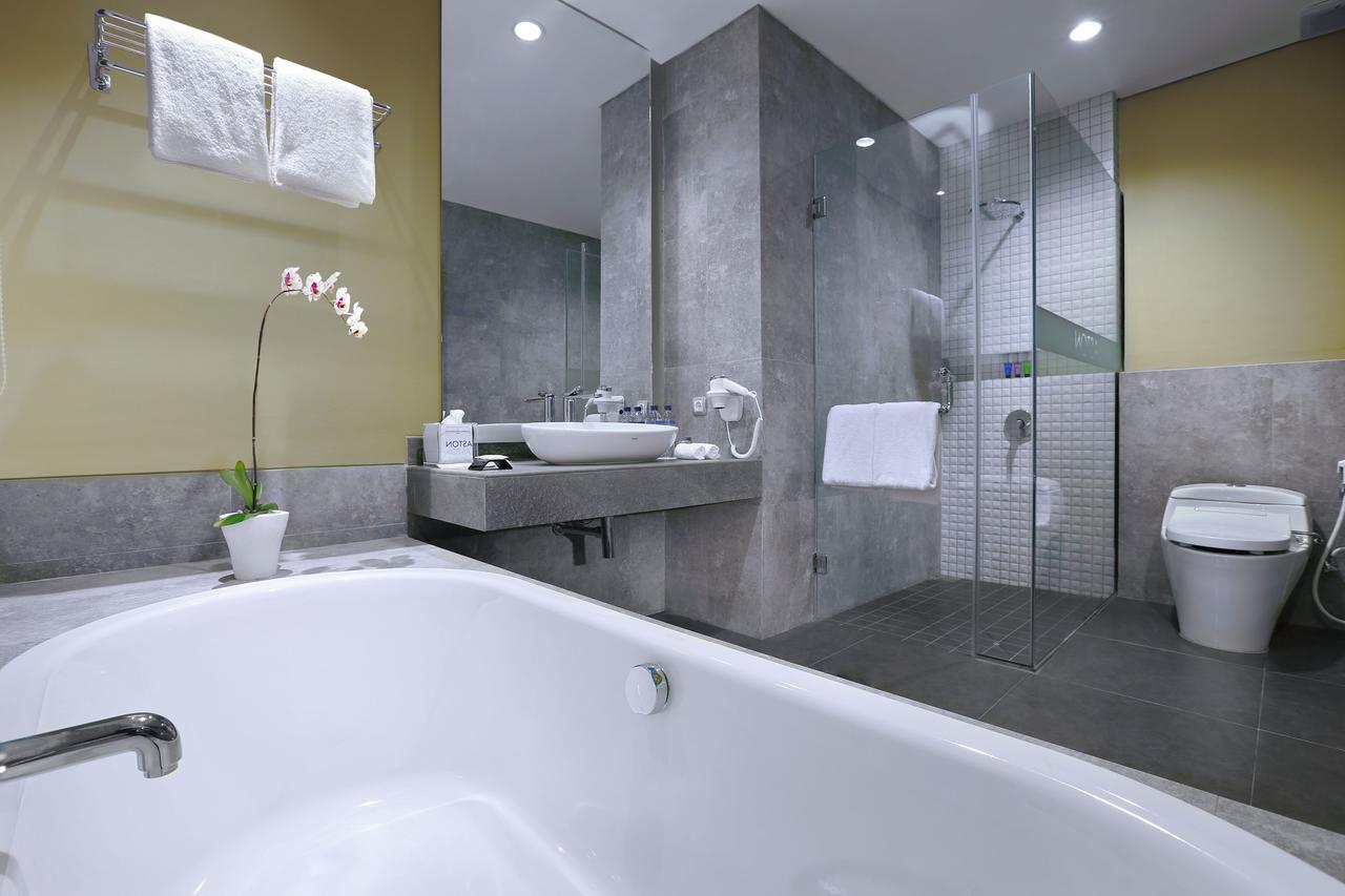 Aston Inn Матарам Экстерьер фото