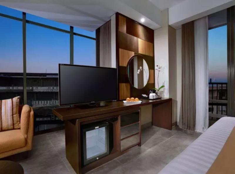 Aston Inn Матарам Экстерьер фото